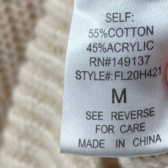 HYFVE Cream Bubble Sleeve Cropped Sweater Size Medium - Picture 7 of 8